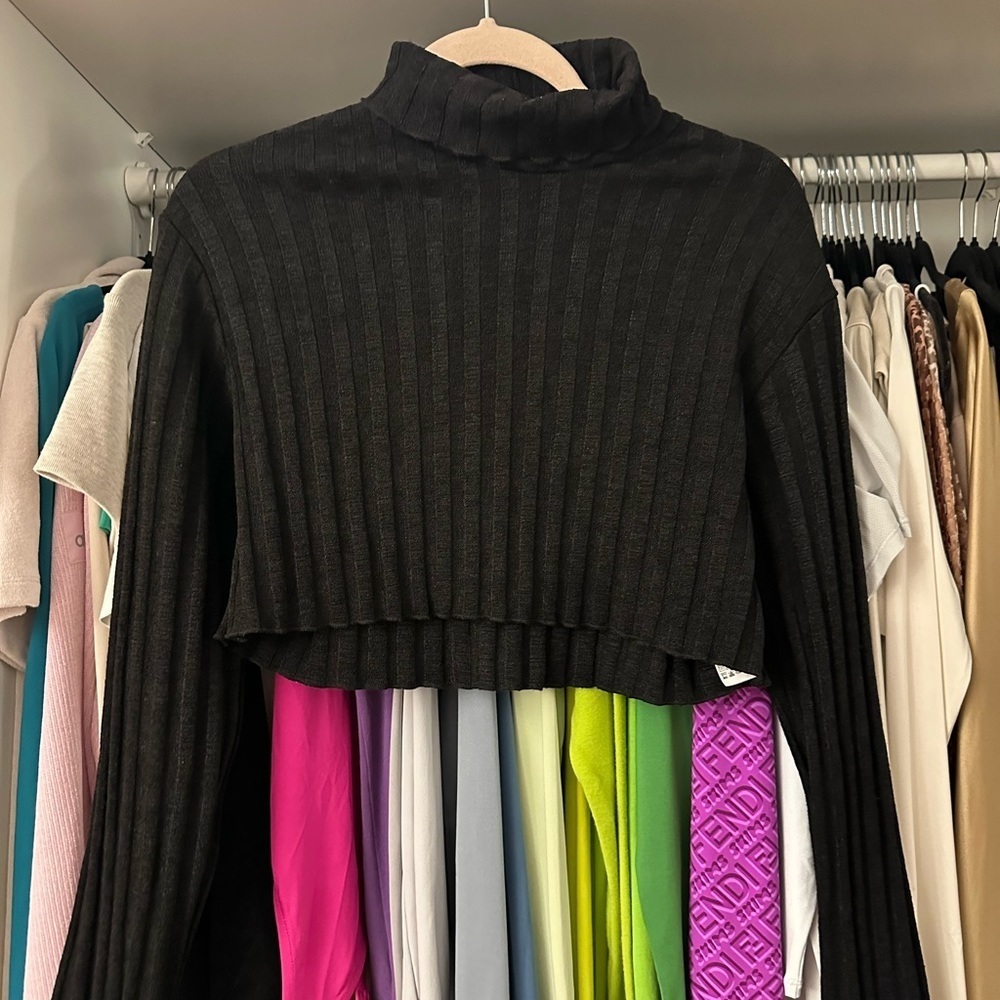 ZARA Ribbed Crop Top - Picture 3 of 4